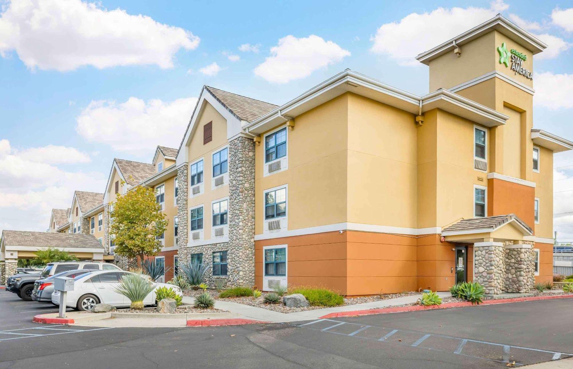 Extended America - - Wine Country Hotel Temecula