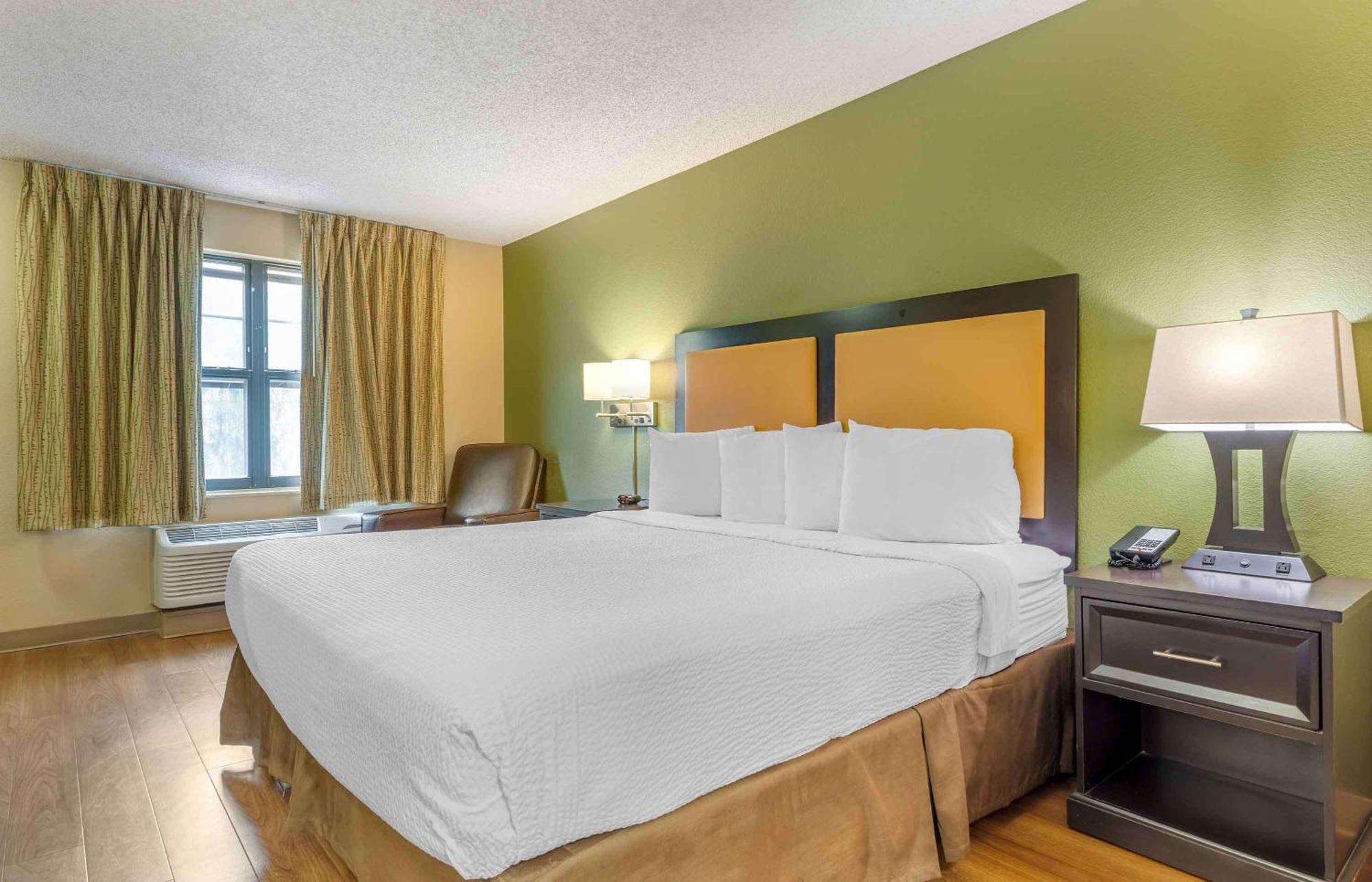 Extended America - - Wine Country Hotel Temecula